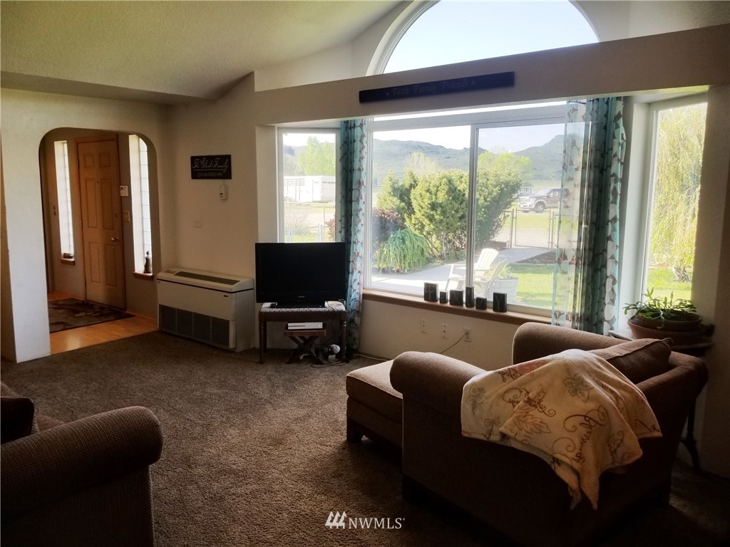 9 Horse Spring Coulee Road Tonasket, WA 98855 - Photo 6 of 25 Gallery Image 6