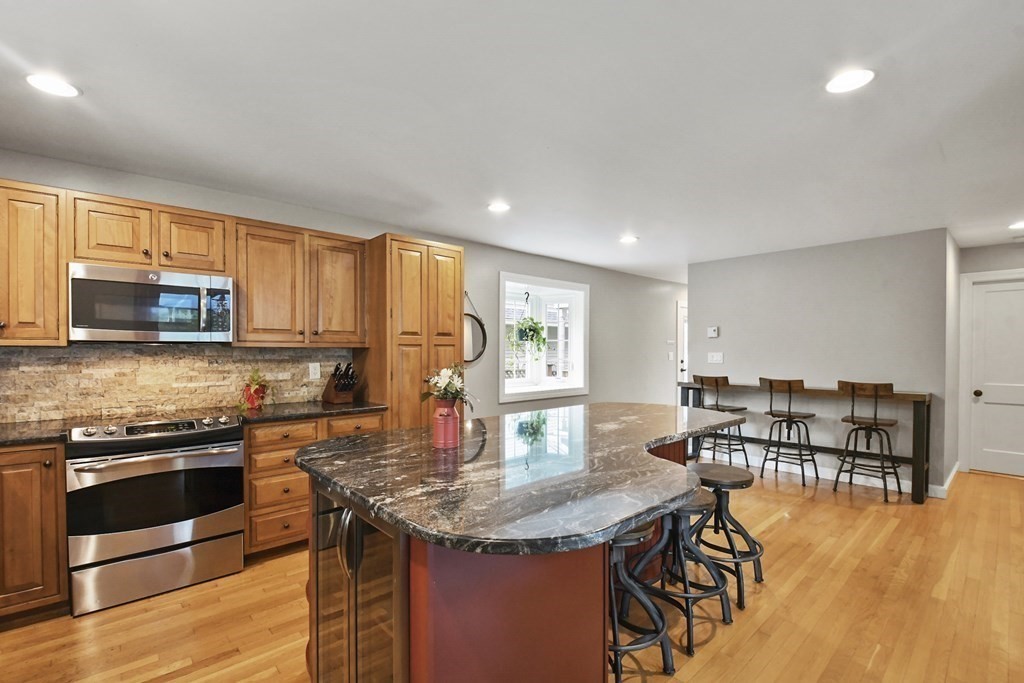 1 Suntaug Road Worcester, MA 01604 - Photo 11 of 37