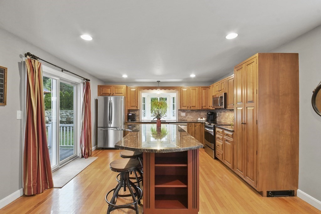 1 Suntaug Road Worcester, MA 01604 - Photo 12 of 37