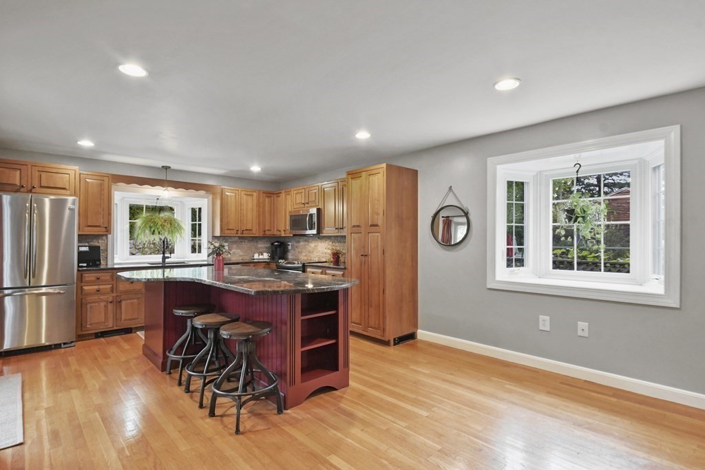 1 Suntaug Road Worcester, MA 01604 - Photo 14 of 37