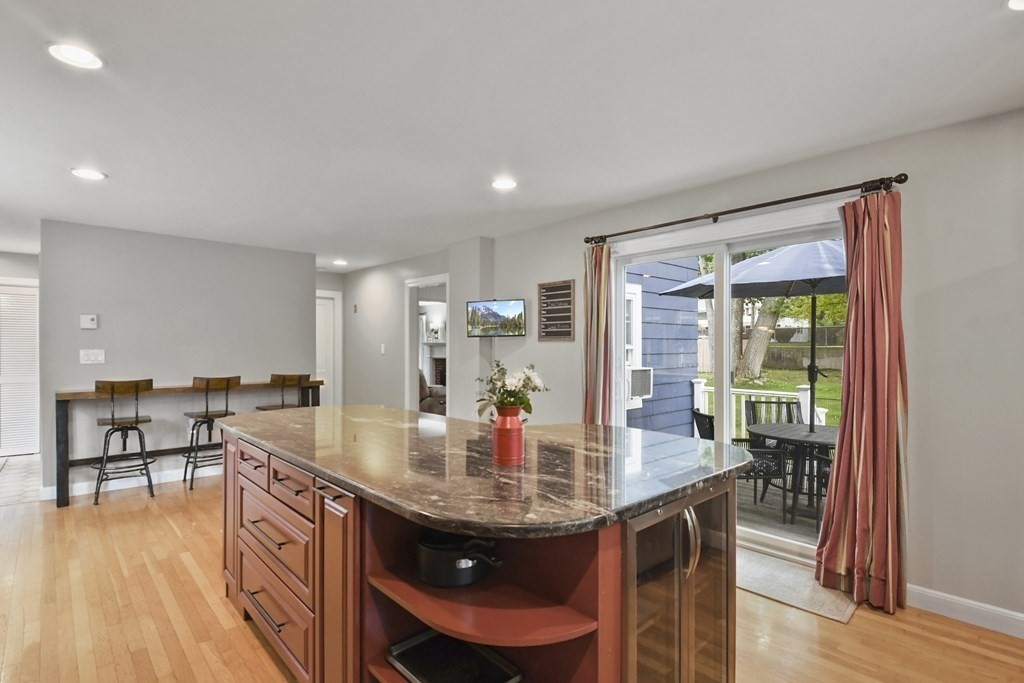 1 Suntaug Road Worcester, MA 01604 - Photo 16 of 37