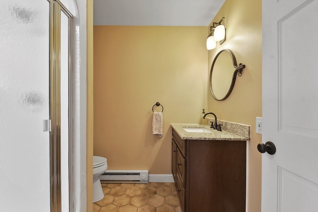 1 Suntaug Road Worcester, MA 01604 - Photo 23 of 37