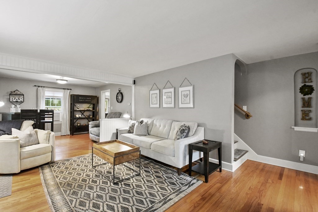 1 Suntaug Road Worcester, MA 01604 - Photo 3 of 37