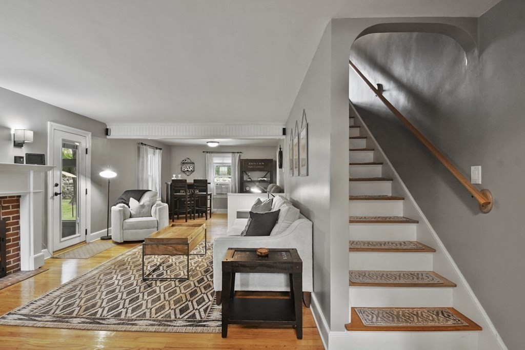 1 Suntaug Road Worcester, MA 01604 - Photo 9 of 37