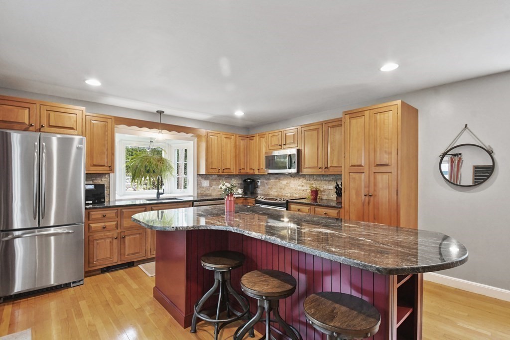 1 Suntaug Road Worcester, MA 01604 - Photo 10 of 37