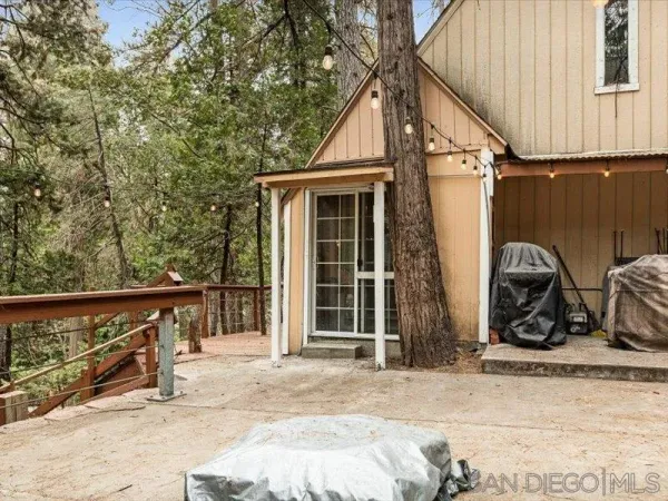 $465,000 | 27961 Rainbow Drive, Lake Arrowhead, CA 92352
