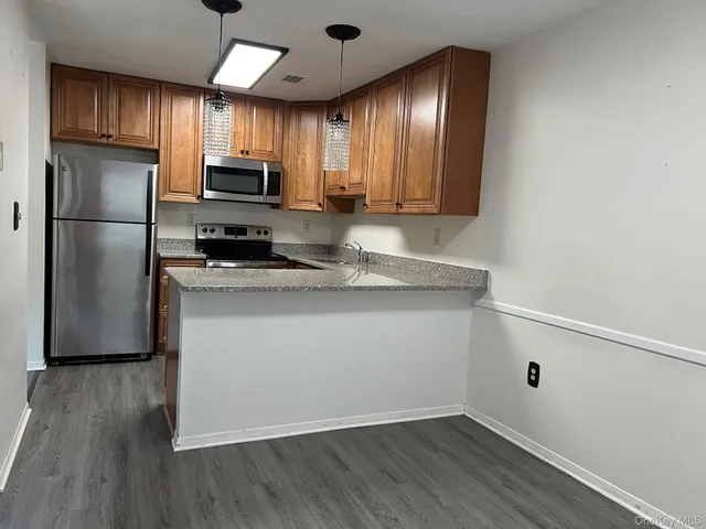 $2,300 | 1006 Holly Walk, Poughkeepsie, NY 12603