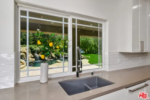 $2,995,000 | 29677 Mulholland Highway, Agoura Hills, CA 91301