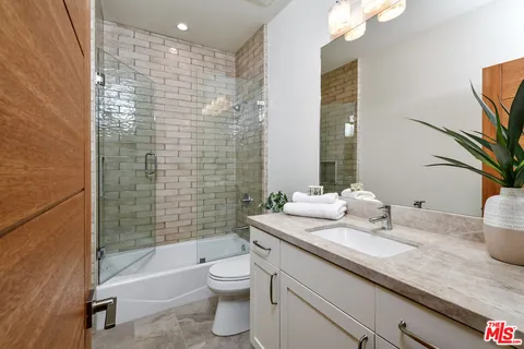 $2,945,000 | 29677 Mulholland Highway, Agoura Hills, CA 91301