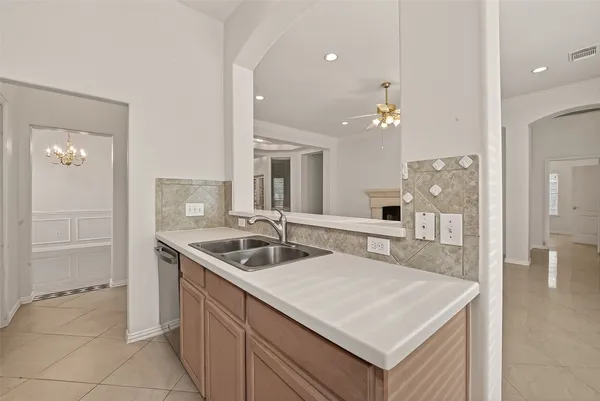 $2,550 | 2604 Hidden Creek Drive, Pearland, TX 77581
