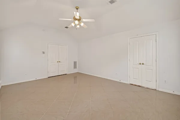 $2,550 | 2604 Hidden Creek Drive, Pearland, TX 77581