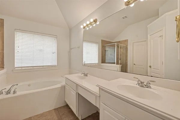 $2,550 | 2604 Hidden Creek Drive, Pearland, TX 77581
