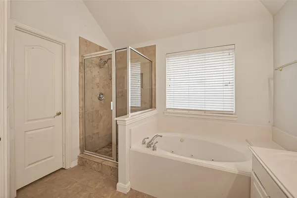 $2,550 | 2604 Hidden Creek Drive, Pearland, TX 77581