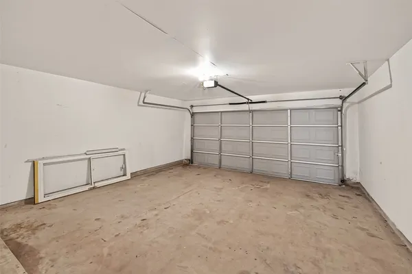$2,550 | 2604 Hidden Creek Drive, Pearland, TX 77581