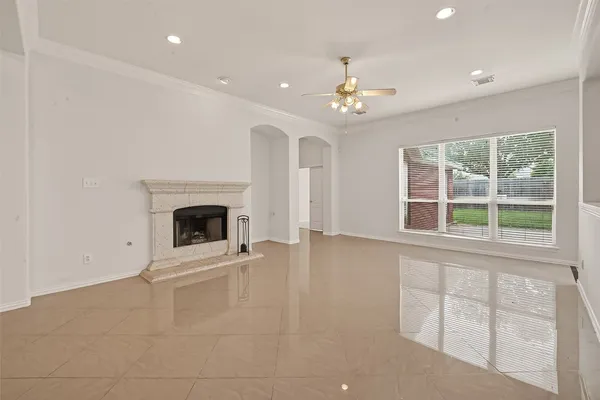 $2,550 | 2604 Hidden Creek Drive, Pearland, TX 77581