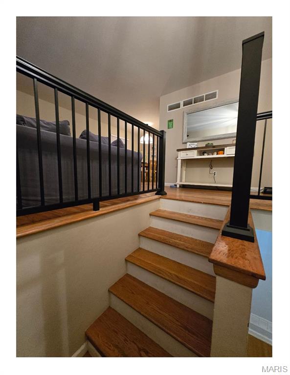 1230 Willow View Drive St. Louis, MO 63122 - Photo 3 of 19