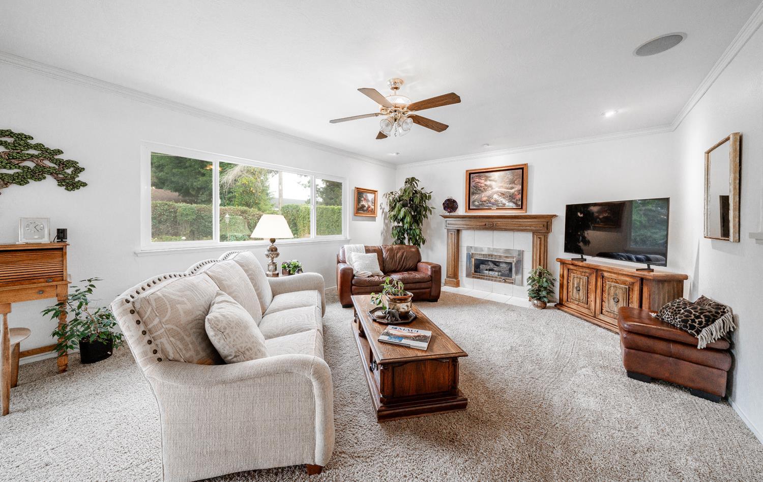 353 Ellery Fresno, CA 93704 - Photo 2 of 37