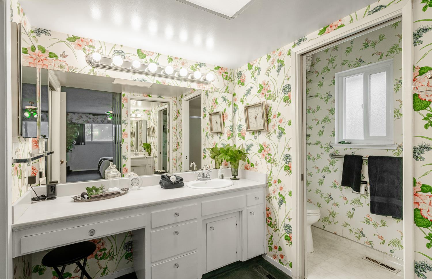 353 Ellery Fresno, CA 93704 - Photo 9 of 37