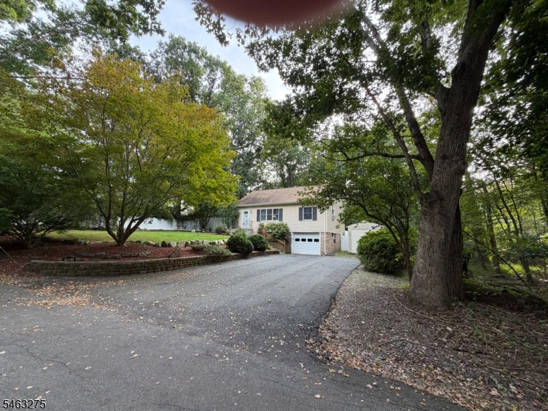 11 Richmond Road Stanhope, NJ 07874 - Photo 5 of 24 Gallery Image 5