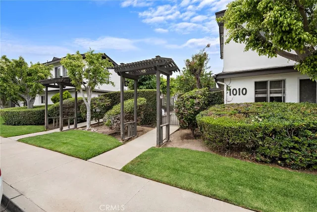 $4,800,000 | 1010-1016 Valencia Street, Costa Mesa, CA 92626