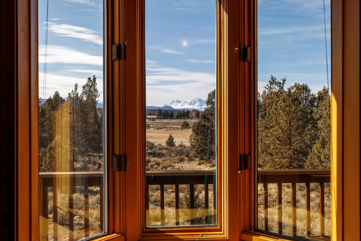 64975 Allen Road Bend, OR 97703 - Photo 30 of 84 64975 Allen Rd_MLS_1125
