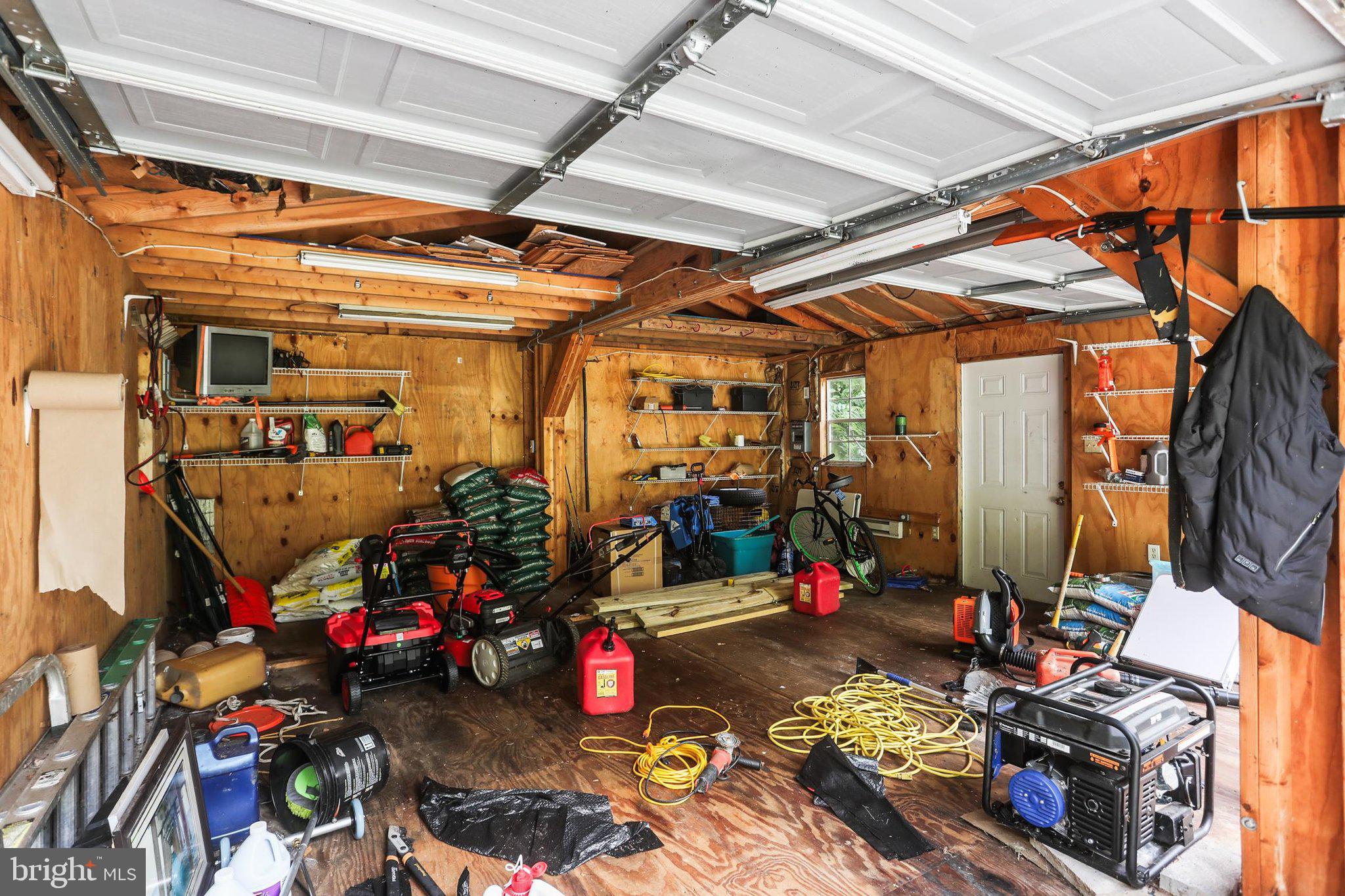 964 Aubel Road Delta, PA 17314 - Photo 42 of 45 a view of a room with gym equipment