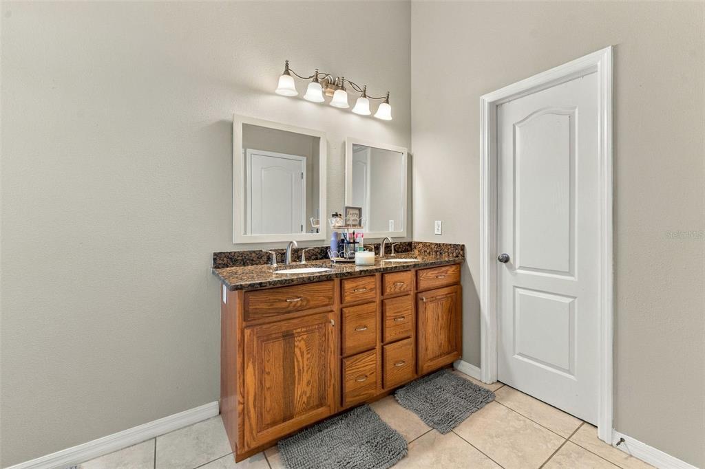 2333 Tanbark Ridge Place Plant City, FL 33563 - Photo 20 of 46 Gallery Image 20