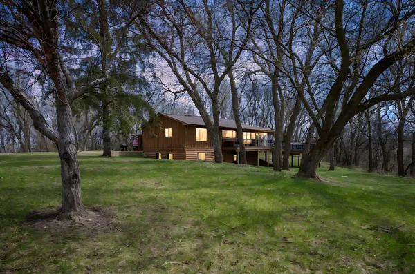 $512,500 | 19817 Dogwood Road, Lake Crystal, MN 56055