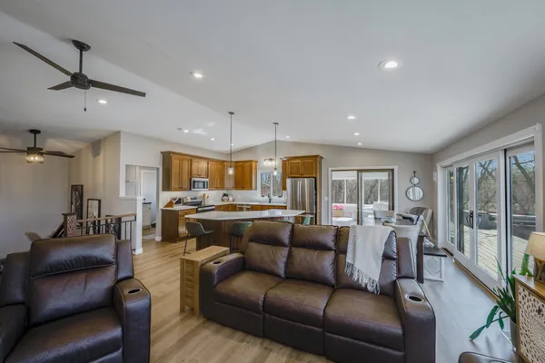 $512,500 | 19817 Dogwood Road, Lake Crystal, MN 56055