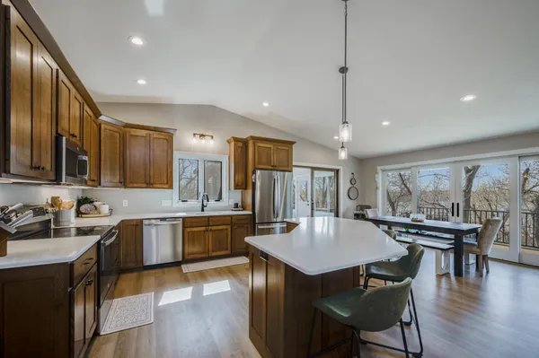 $512,500 | 19817 Dogwood Road, Lake Crystal, MN 56055