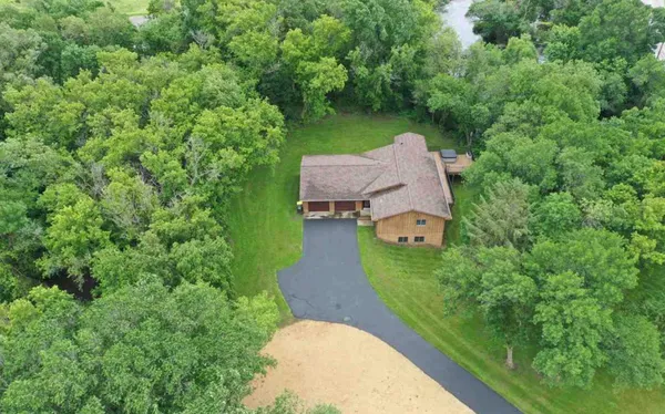 $512,500 | 19817 Dogwood Road, Lake Crystal, MN 56055