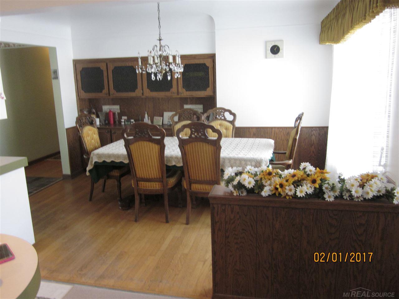 54055 Mound Road Utica, MI 48316 - Photo 10 of 30 DINING ROOM