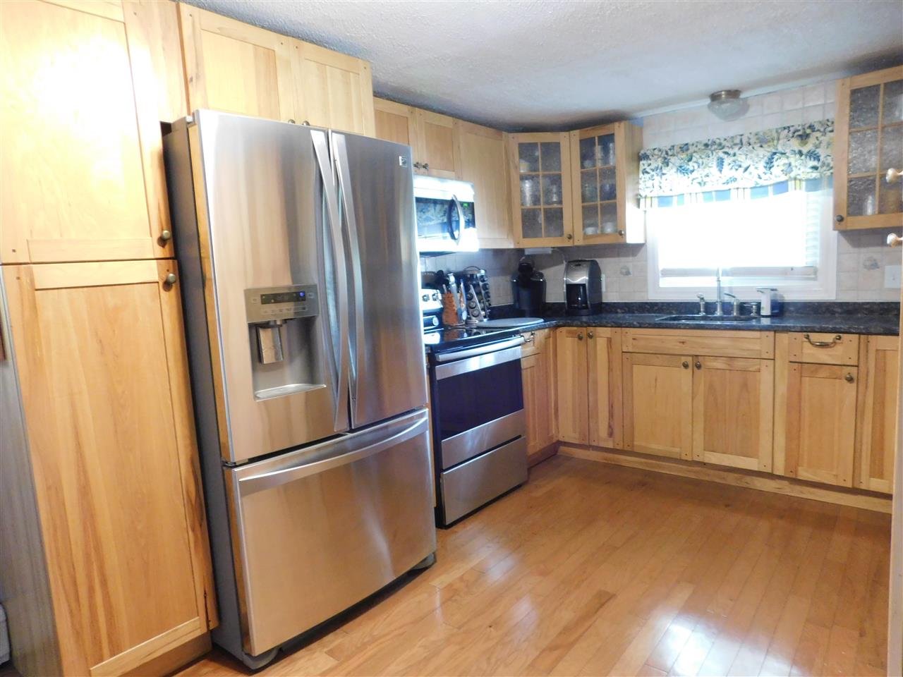 17 Watts Street Manchester, NH 03104 - Photo 2 of 23