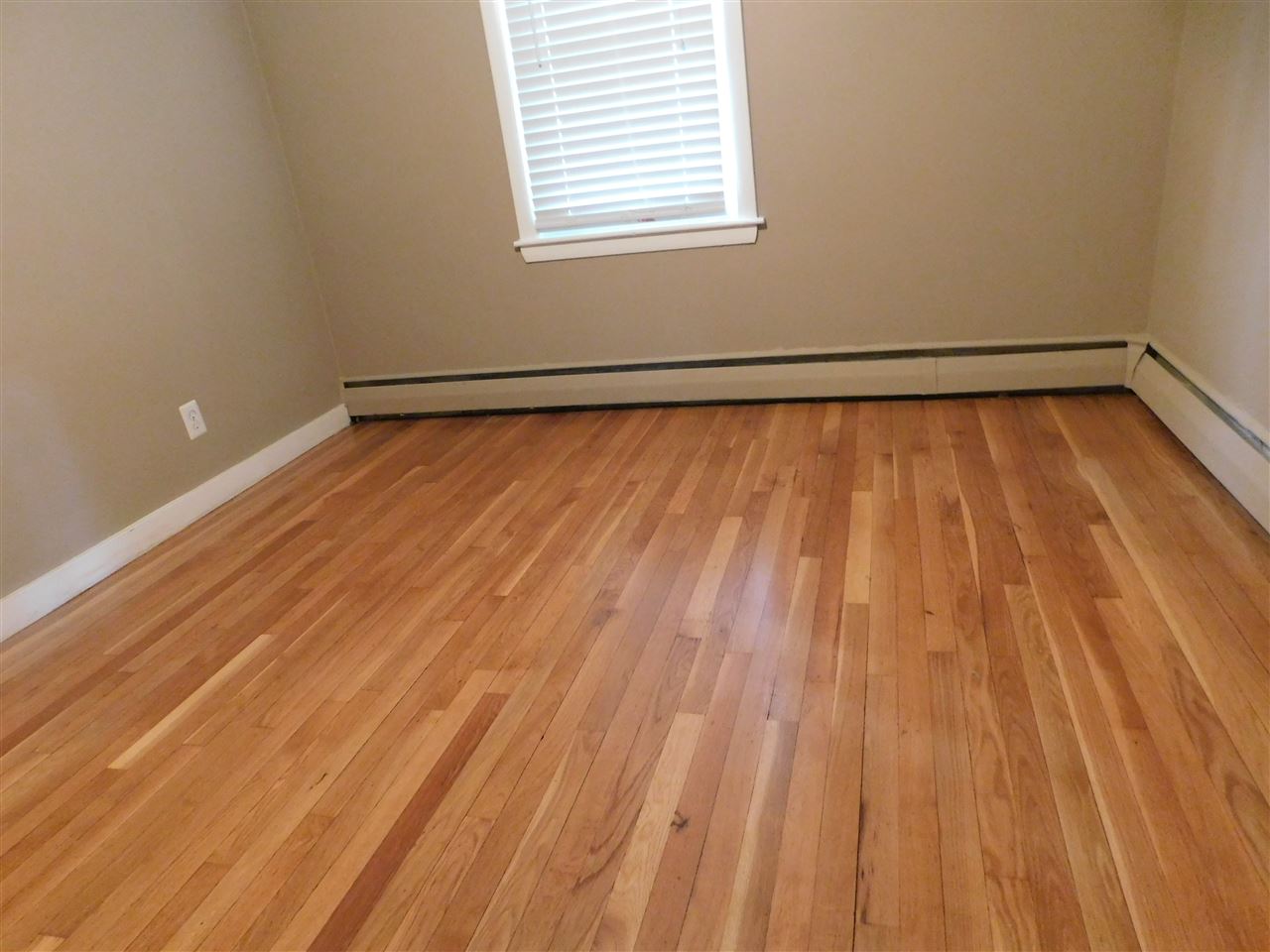 17 Watts Street Manchester, NH 03104 - Photo 13 of 23