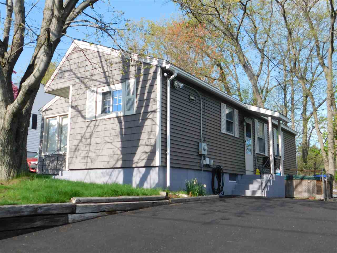 17 Watts Street Manchester, NH 03104 - Photo 16 of 23