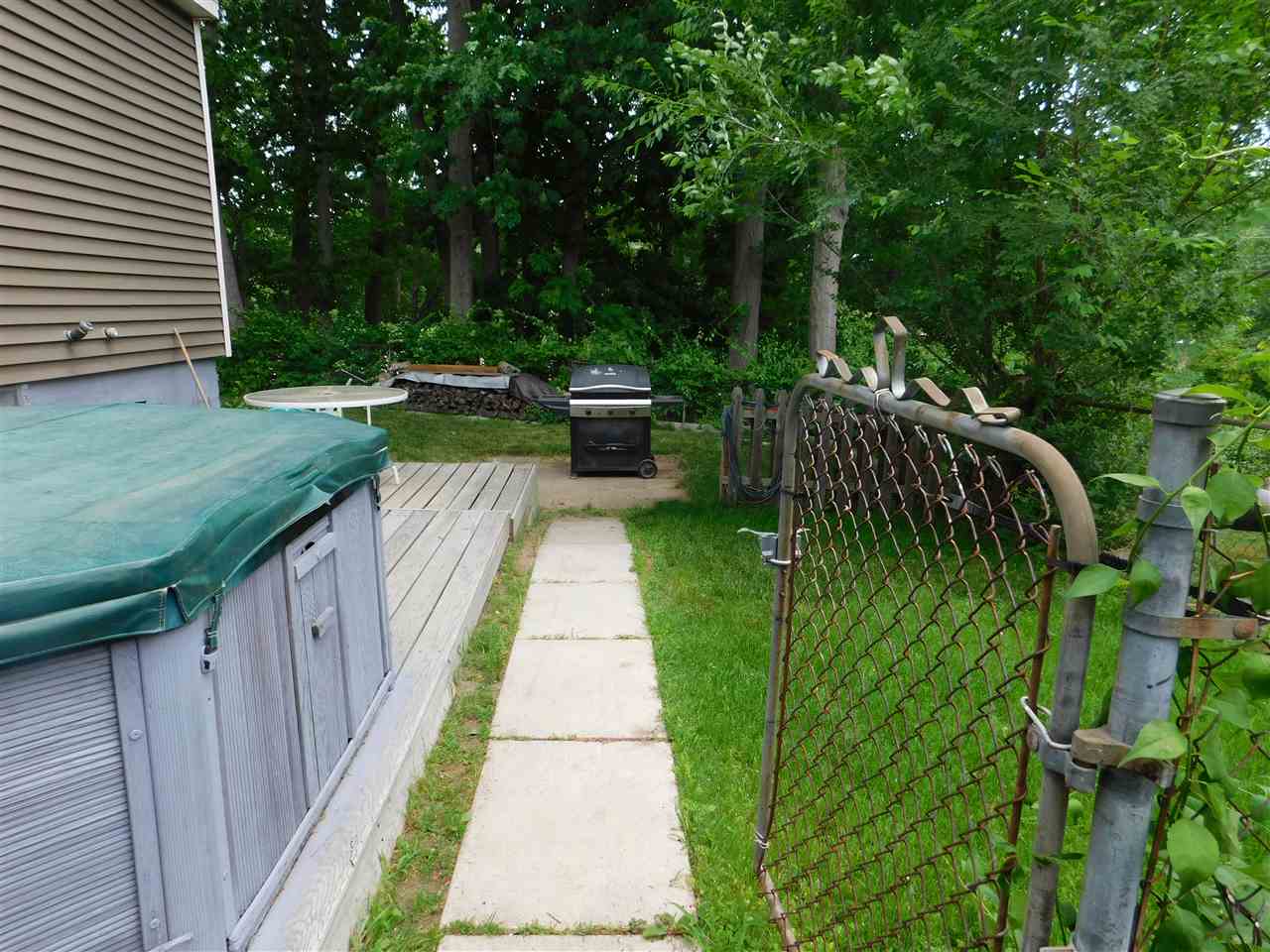 17 Watts Street Manchester, NH 03104 - Photo 19 of 23