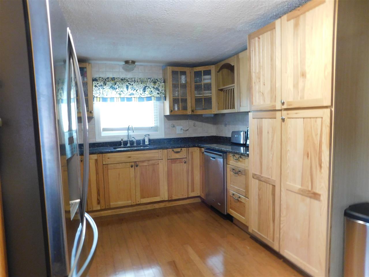 17 Watts Street Manchester, NH 03104 - Photo 3 of 23