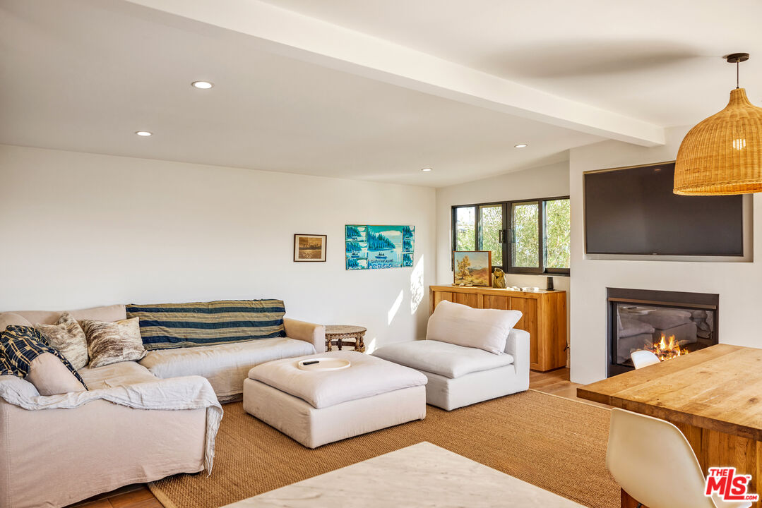 29500 Heathercliff Road, Unit 225 Malibu, CA 90265 - Photo 11 of 33