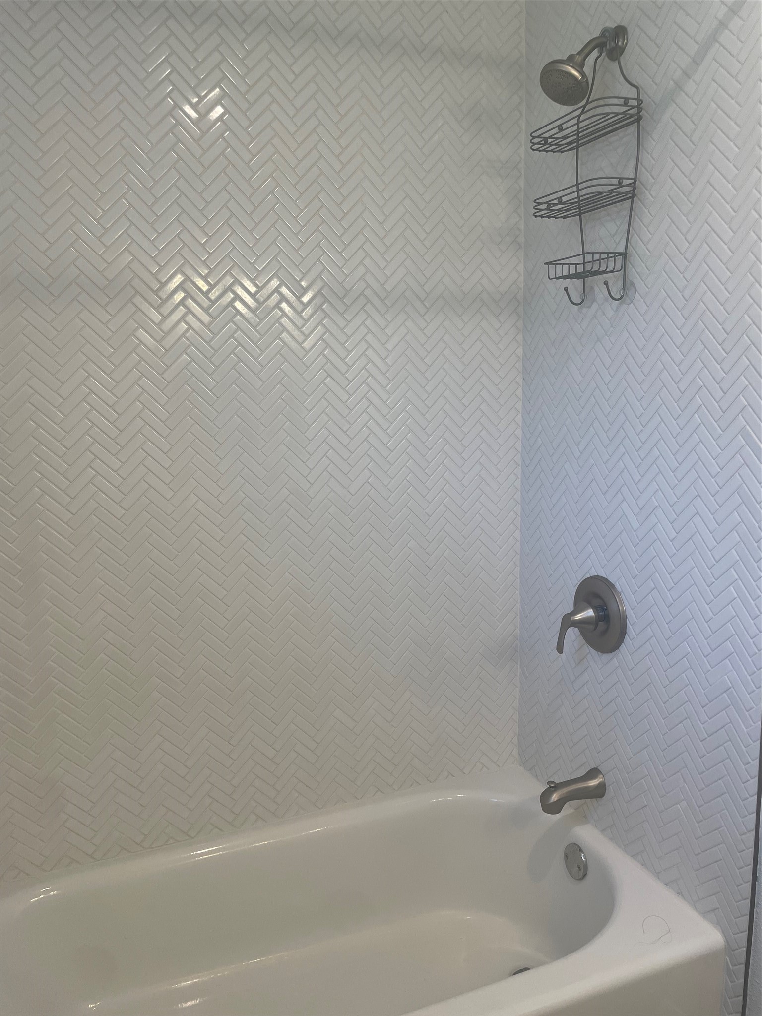 7953 Turquoise Lane Houston, TX 77055 - Photo 11 of 17 with tub/shower combo