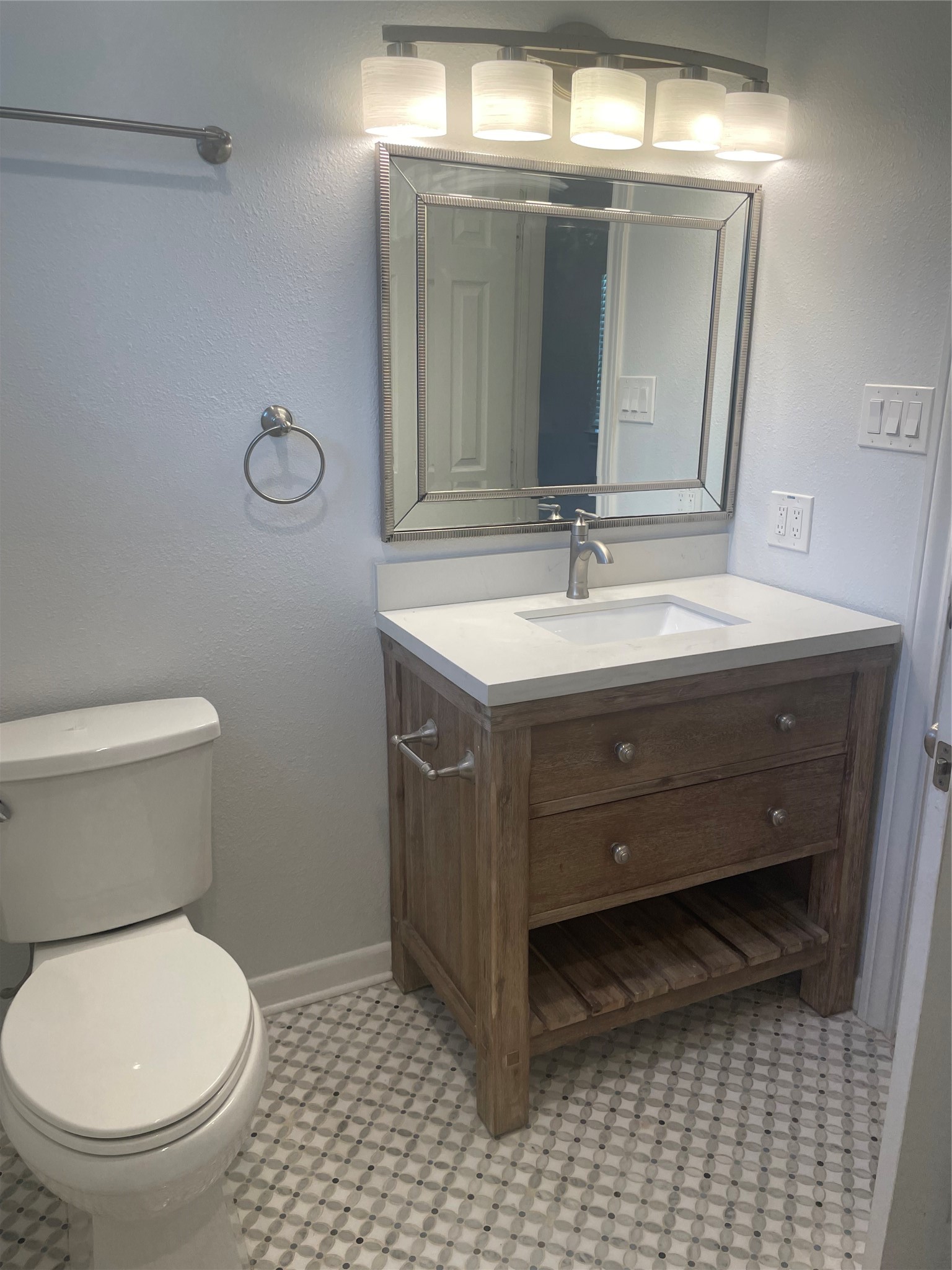 7953 Turquoise Lane Houston, TX 77055 - Photo 12 of 17 Master bath vanity