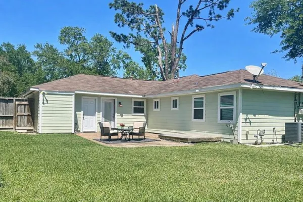 $2,100 | 7953 Turquoise Lane, Houston, TX 77055