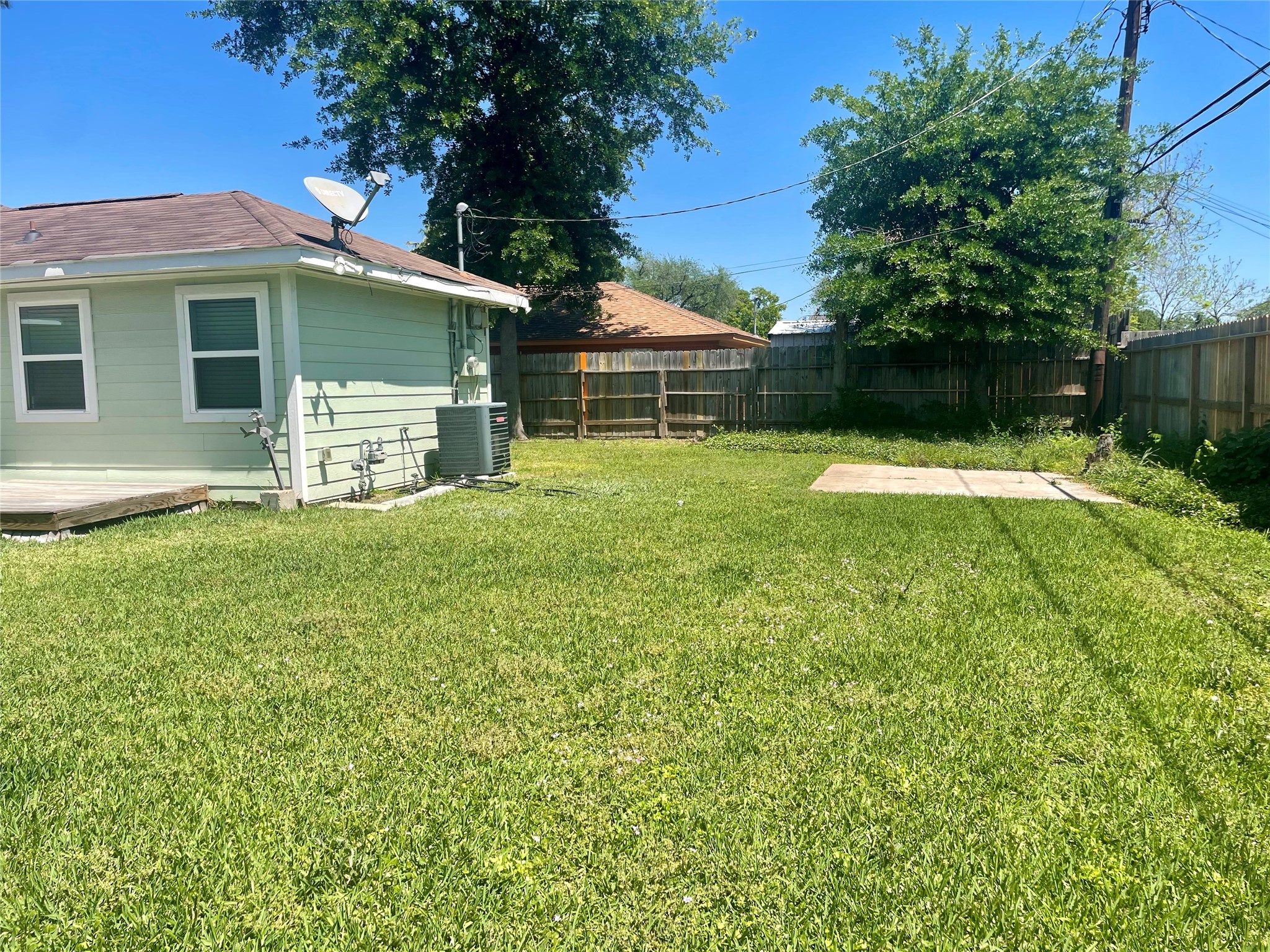 7953 Turquoise Lane Houston, TX 77055 - Photo 5 of 17 Another view of the back yard