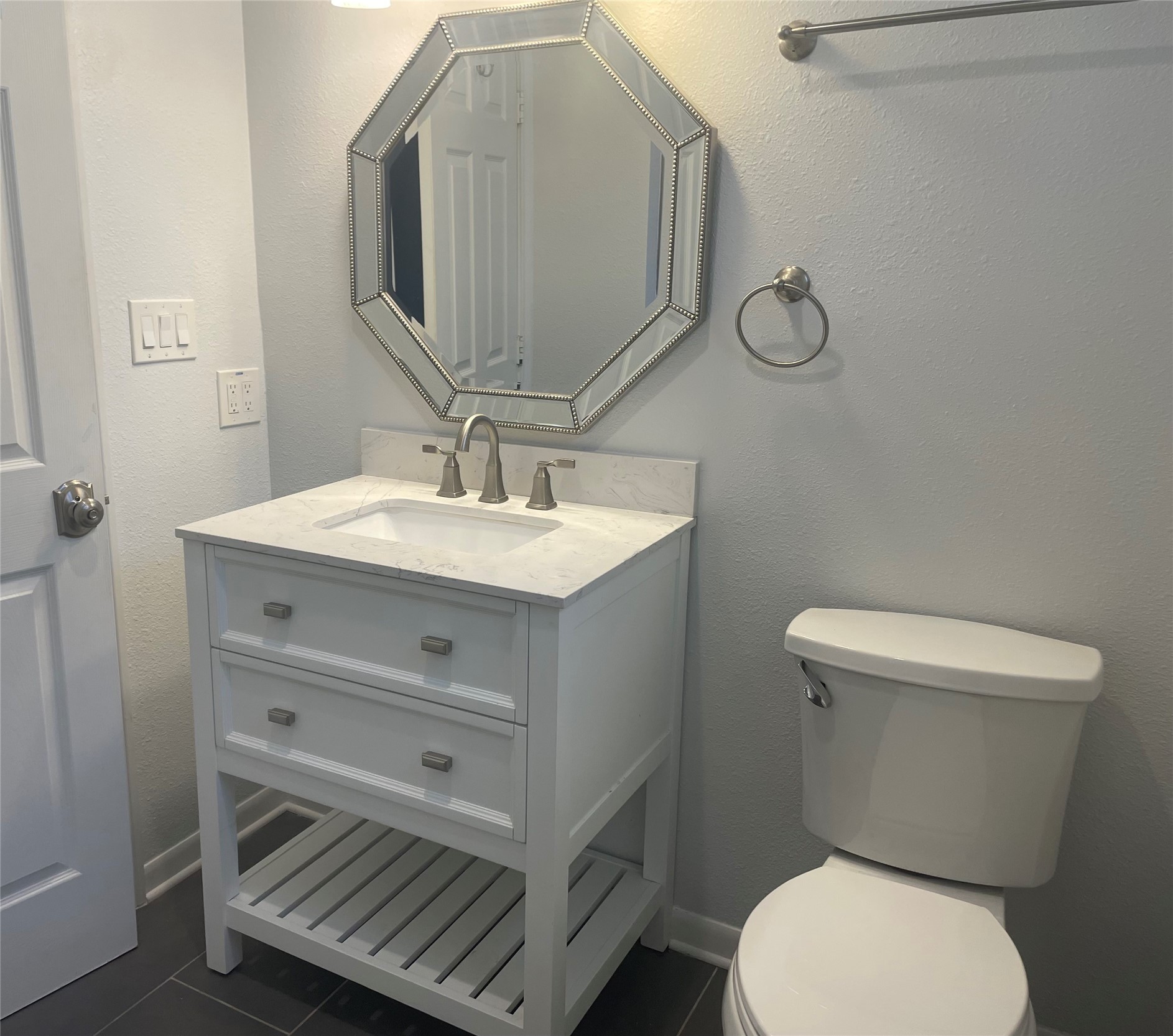 7953 Turquoise Lane Houston, TX 77055 - Photo 10 of 17 Cutest little hall bath