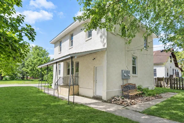 $1,725 | 206 19 1/2 Avenue North, St. Cloud, MN 56303