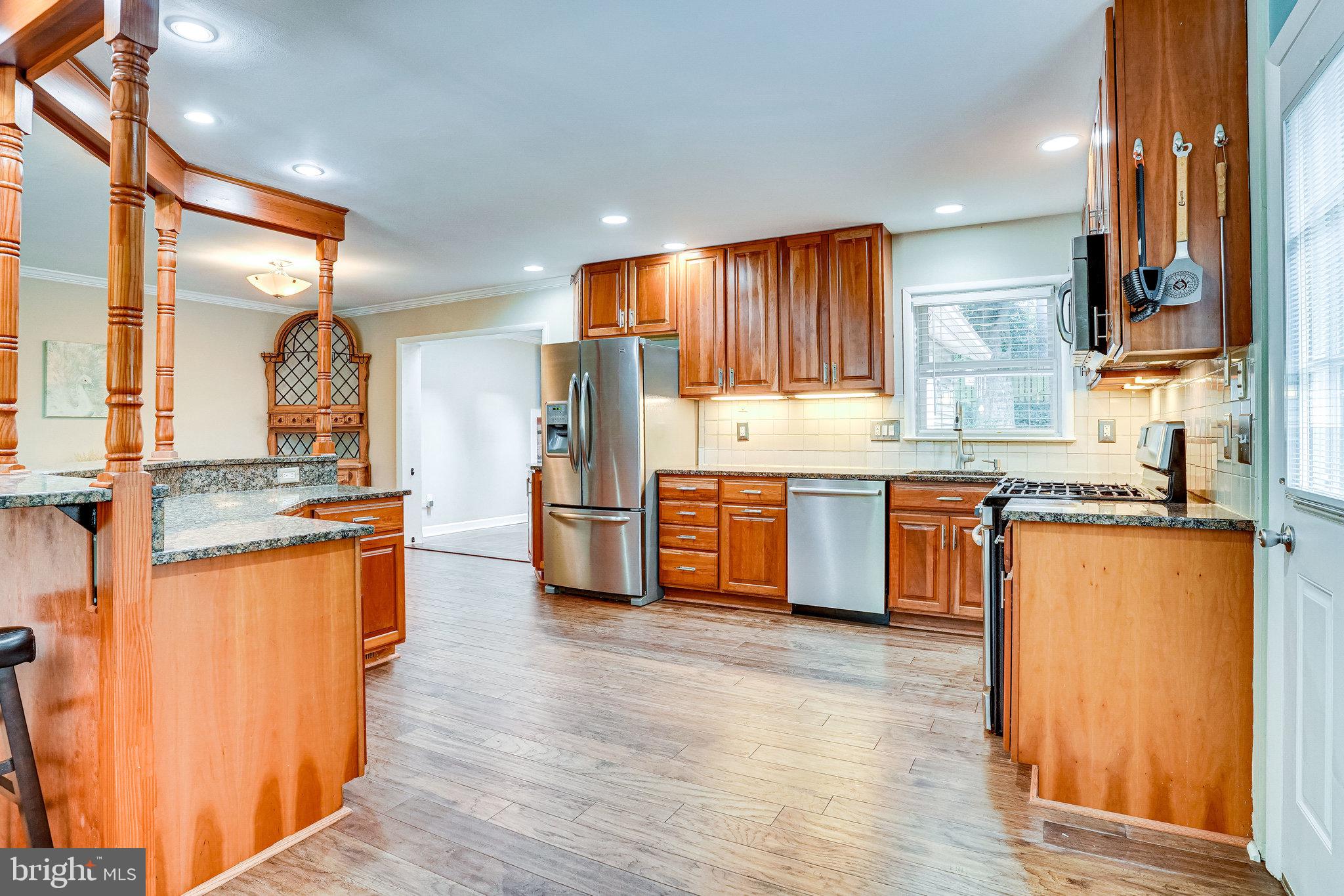 8617 Kerry Lane Springfield, VA 22152 - Photo 14 of 59 HUGE and OPEN Kitchen