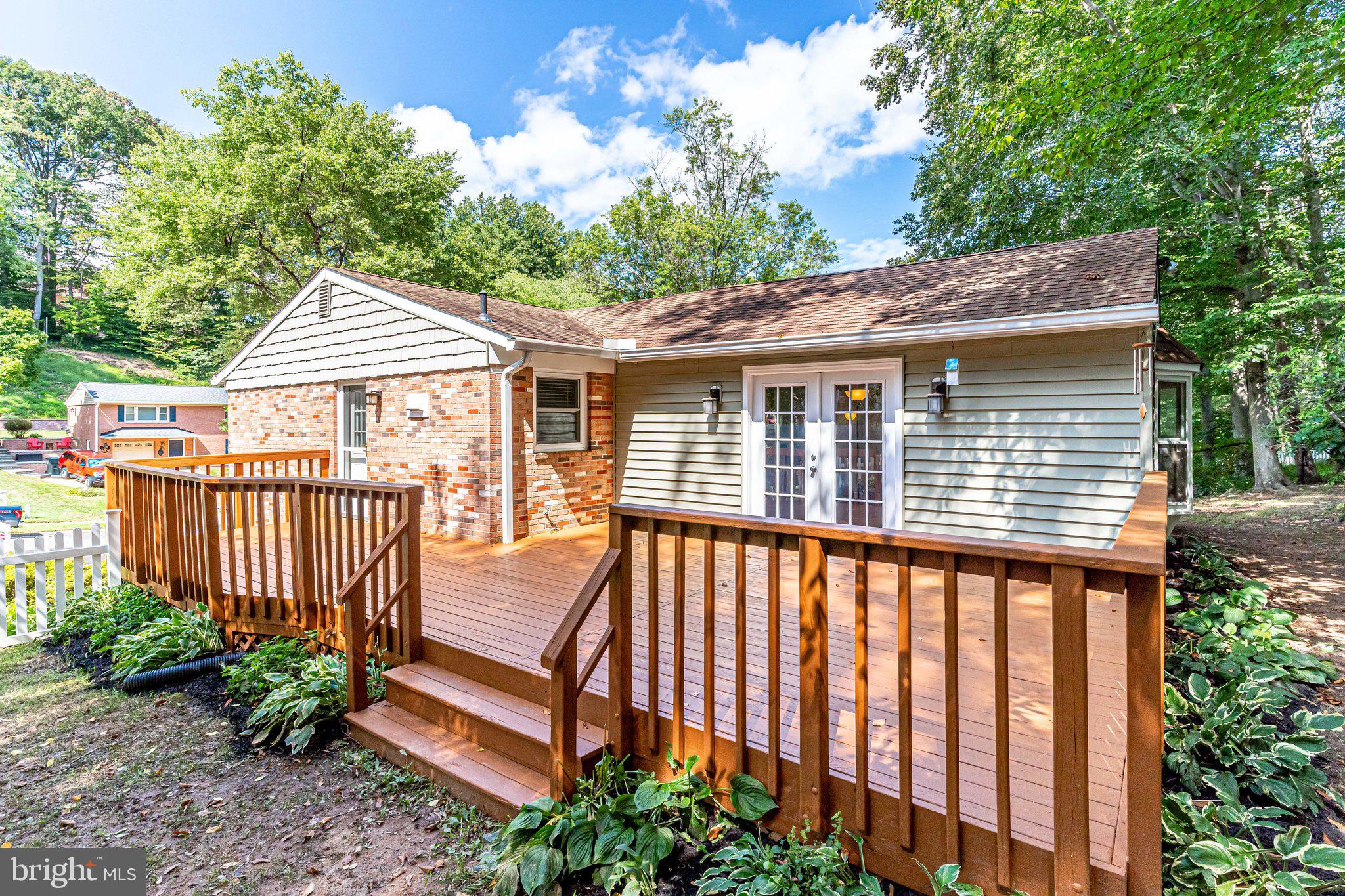 8617 Kerry Lane Springfield, VA 22152 - Photo 51 of 59 Massive deck