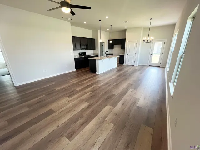 $248,190 | 2165 Taylor Drive, Port Allen, LA 70767