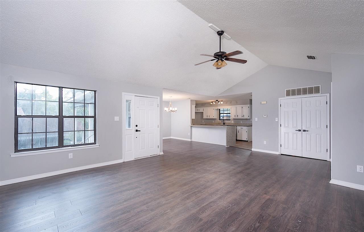 203 Maplewood Loop Daphne, AL 36526 - Photo 2 of 18
