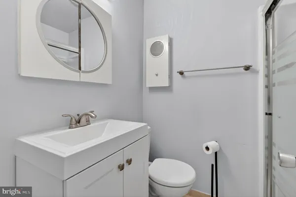 $325,000 | 3210 South 28th Street, Unit 402, Alexandria, VA 22302