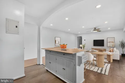 $325,000 | 3210 South 28th Street, Unit 402, Alexandria, VA 22302